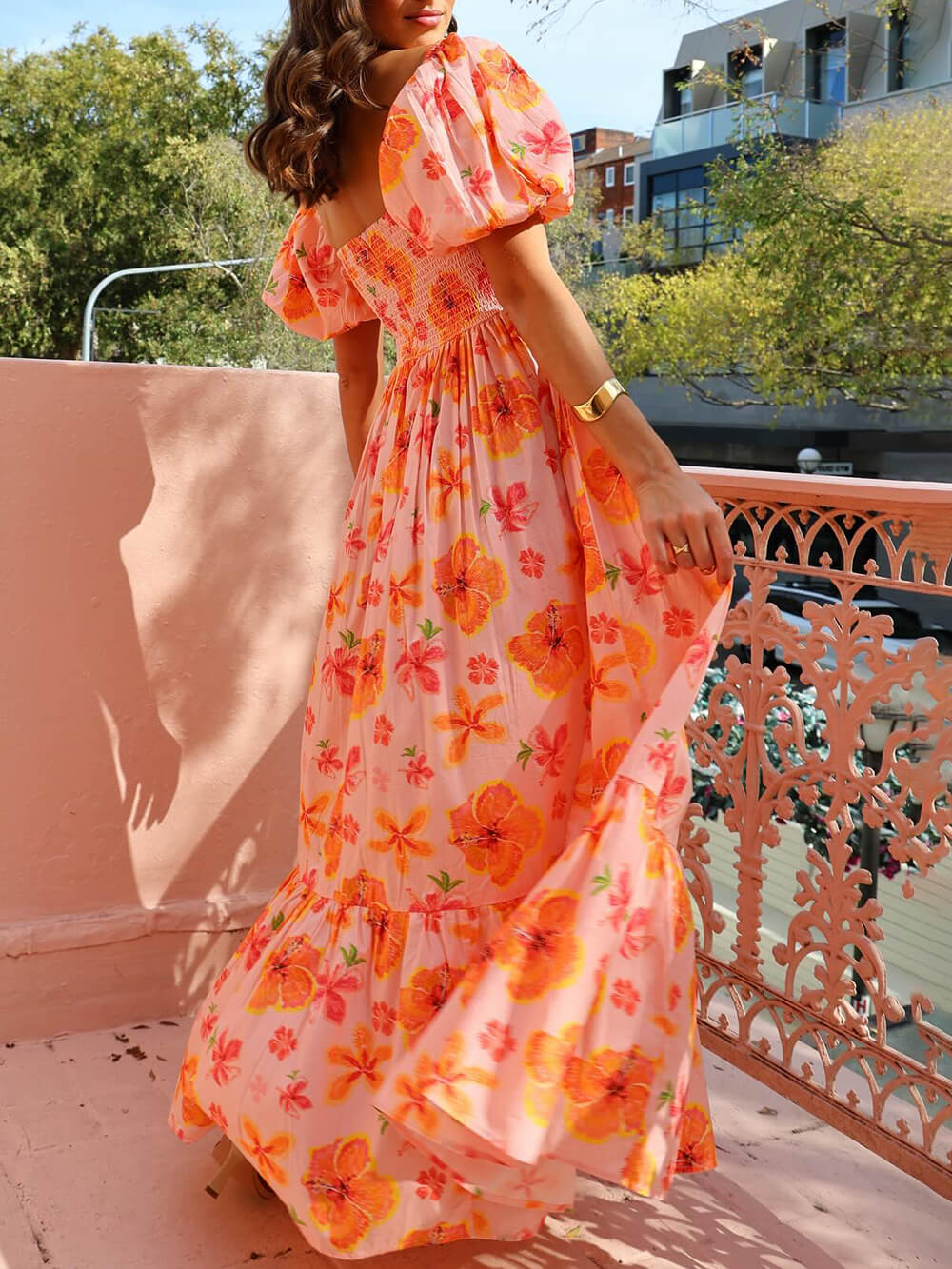 Maxikleid mit Puffärmeln, Blumenmuster und gesmoktem Rücken und Taschen
