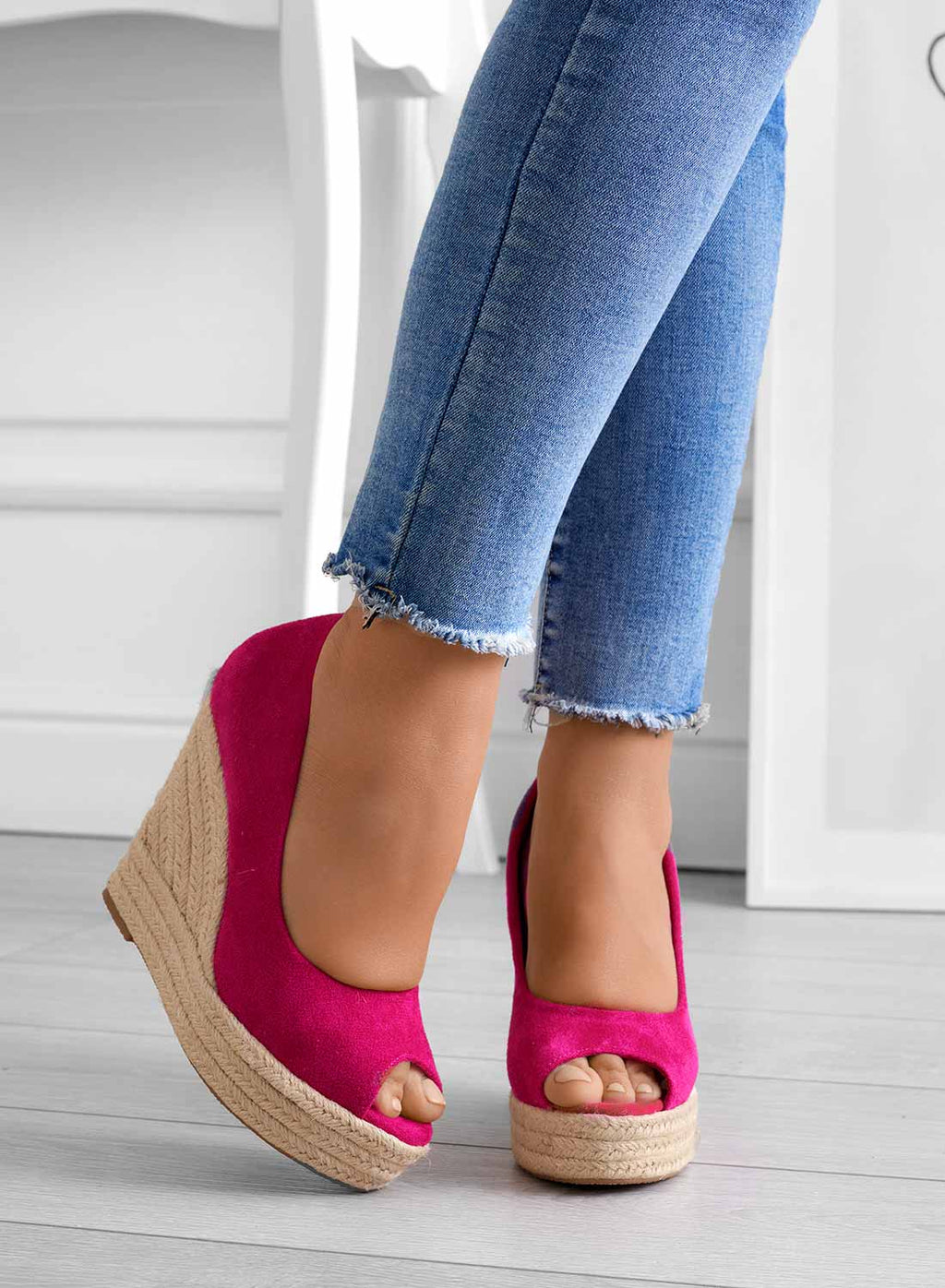 Women's Wedge Sandals for Spring with Open Toe, Soft Lining and Slip-On Fit - Pink