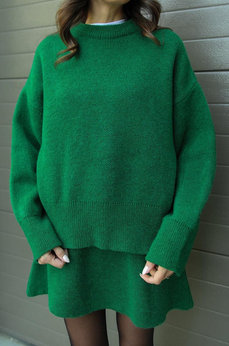 Schickes Strickpullover- und Minirock-Set für Damen