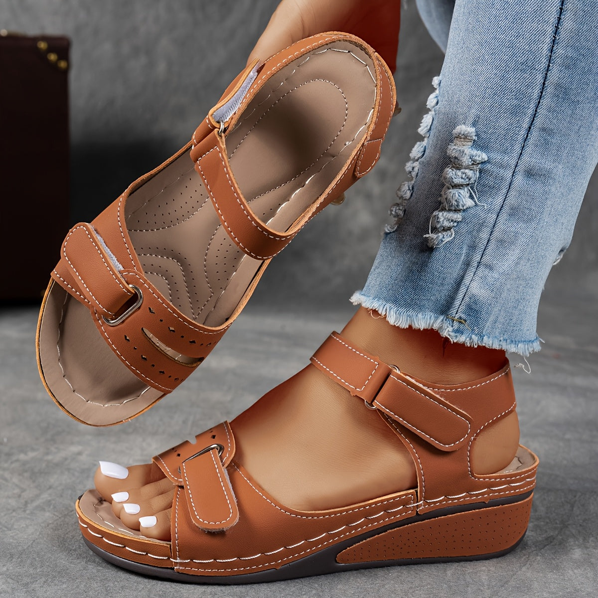 Women's Orthopedic Sandals with Adjustable Straps and Cushioned Sole - Brown