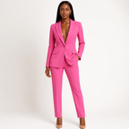 Damen Blazer- und Hosenanzug mit klassischer Linie | Stil, der nie aus der Mode kommt