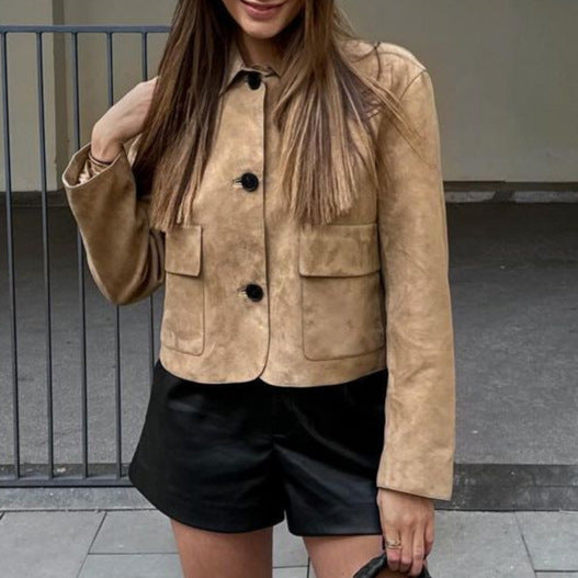 Kurze Damenjacke in Veloursleder-Optik mit Vordertaschen