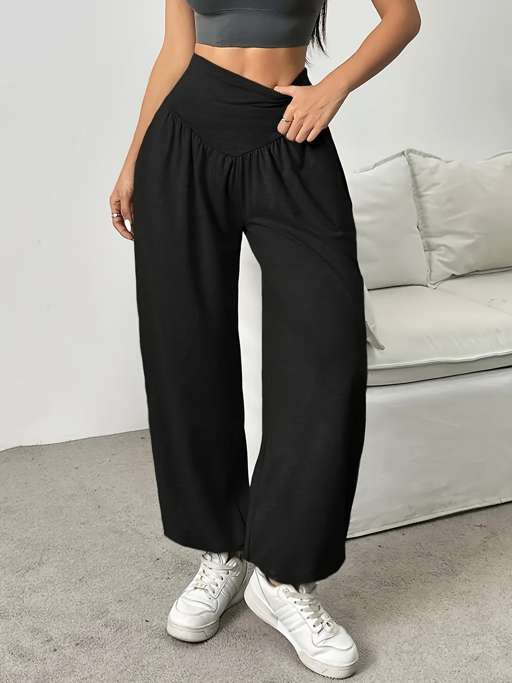 Women's Relaxed Wide-Leg Trousers
