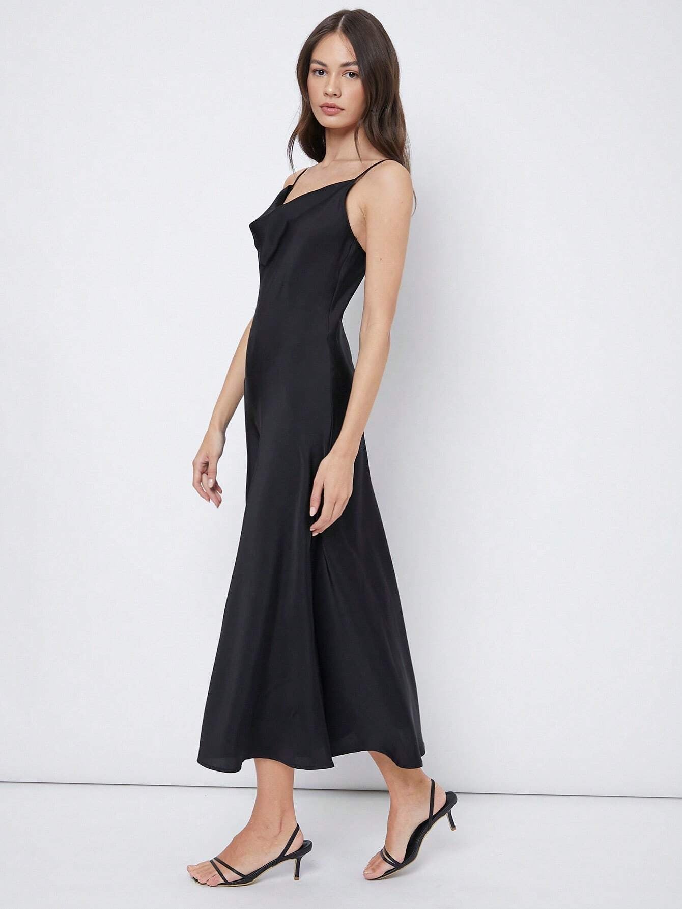 Luxus Satin Slip Midikleid