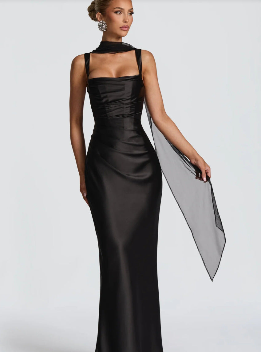 Sculpt Satin Contour Abendkleid