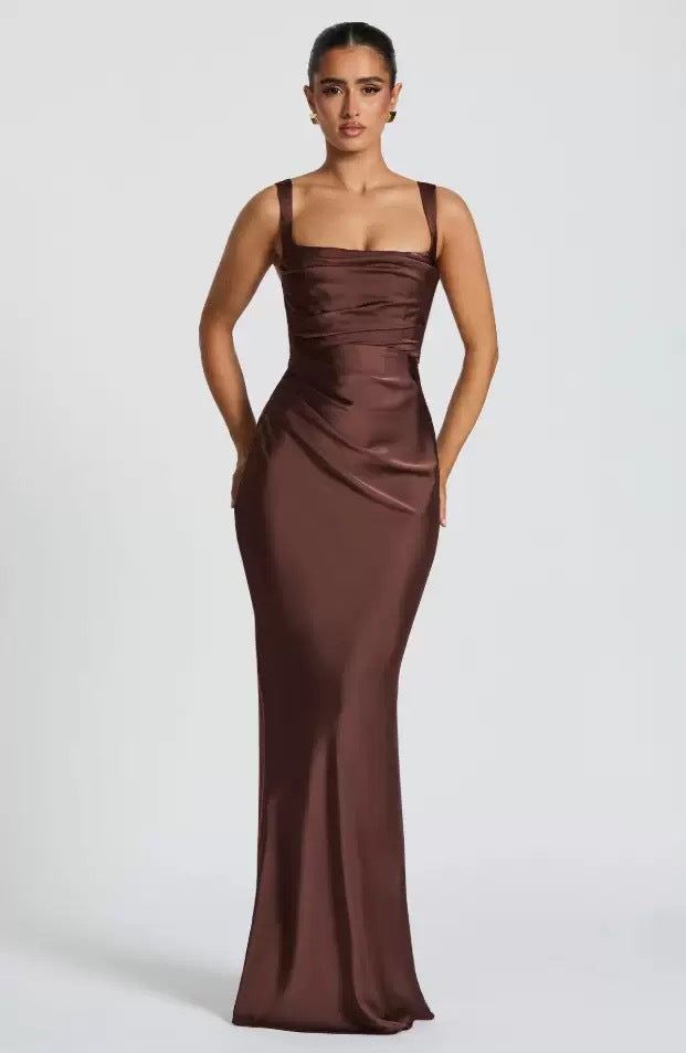 Sculpt Satin Contour Abendkleid