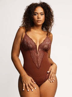 Spitzen-Tief-V formender Bodysuit