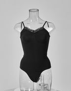 Spitzenbesetzter Camisole-Bodysuit