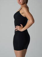 Nahtloses sportliches formendes Slipkleid