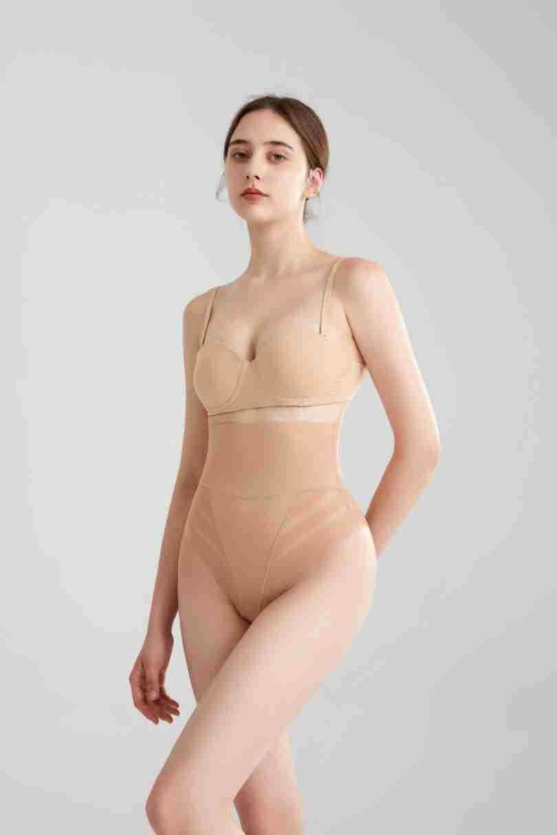 Hochtaillierter nahtloser String-Shapewear