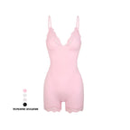Spitzenbesetzter formender Bodysuit