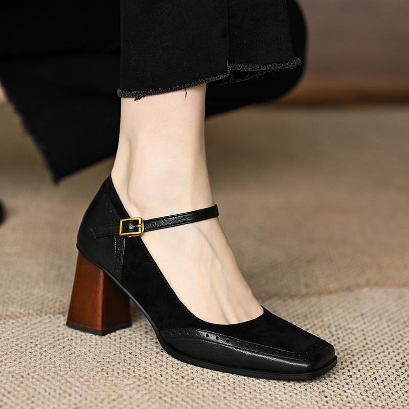 Women's Mary Jane Pumps with Flared Block Heel and Gold Buckle - Black