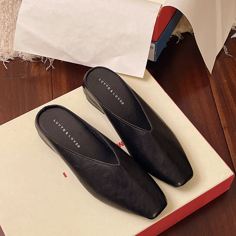 Women's Slippers with Low Cut and Supportive Sole - Black