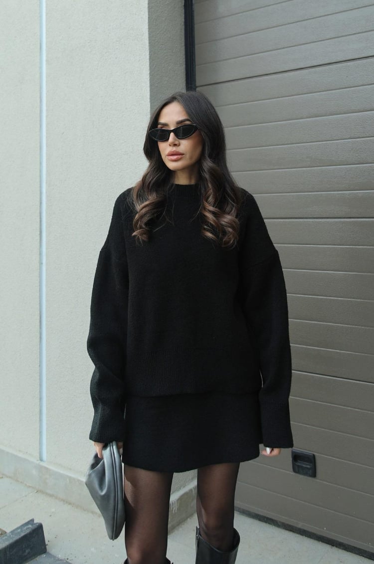 Schickes Strickpullover- und Minirock-Set für Damen
