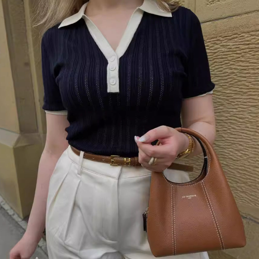 Damen-Poloshirt aus geripptem Strick, tailliert