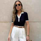 Damen-Poloshirt aus geripptem Strick, tailliert