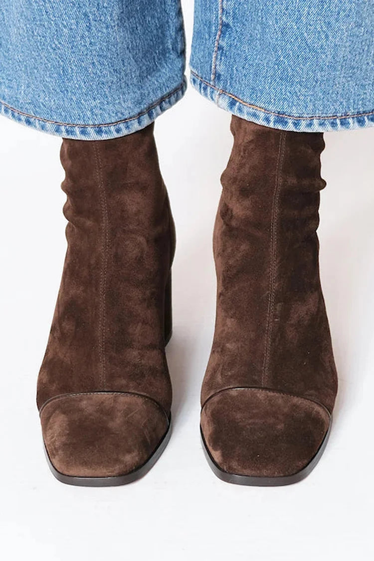 Damen-Stiefeletten aus Veloursleder mit seitlichem Reißverschluss und eckiger Zehenpartie