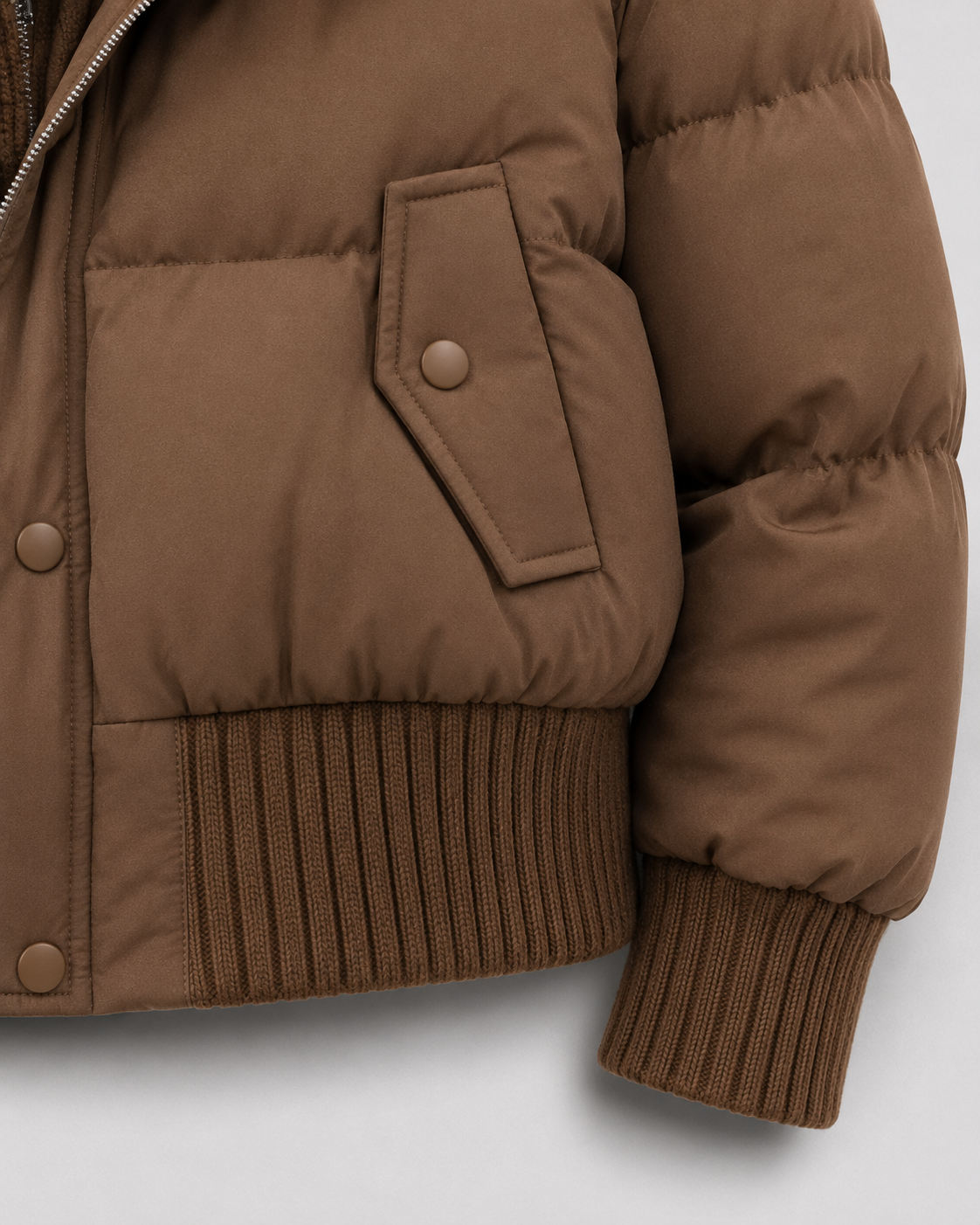 Kurze Steppjacke mit Strickkragen für Damen