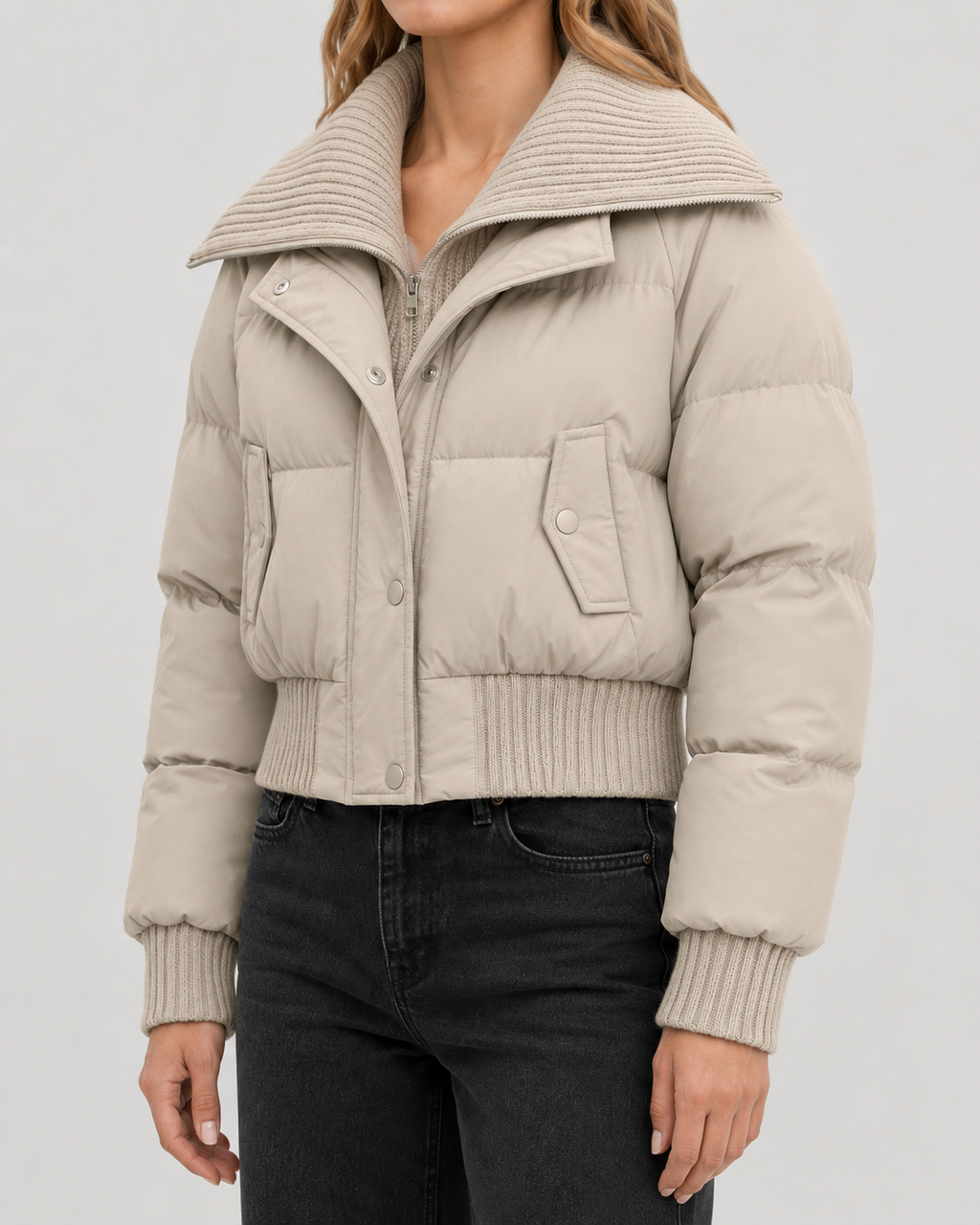 Kurze Steppjacke mit Strickkragen für Damen