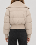Kurze Steppjacke mit Strickkragen für Damen