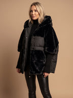 Oversized-Steppjacke für Damen mit Kunstfellbesatz und Kapuze